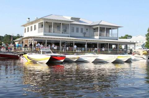 The Tropical Themed Restaurant In Mississippi You Must Visit Before Summer's Over