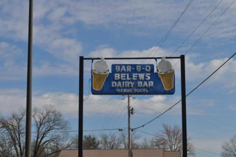 Why People Go Crazy For These Cheeseburgers In Small Town Kentucky