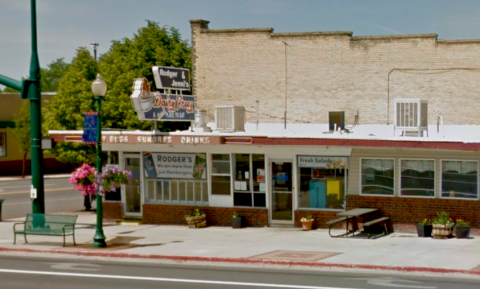 Visit This Charming Utah Burger Joint In The Middle Of Nowhere For A Tasty Treat