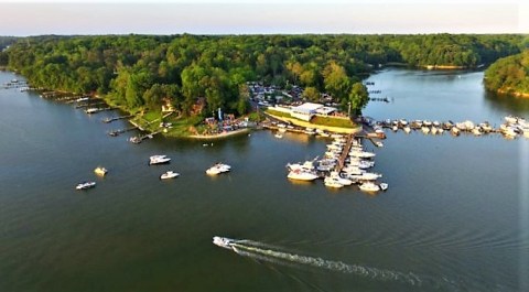 This Secluded Beachfront Restaurant In Maryland Is One Of The Most Magical Places You'll Ever Eat