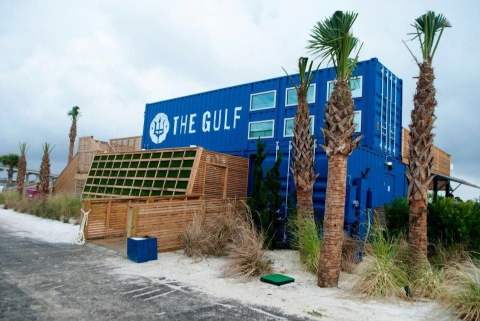 There Is No Other Restaurant Quite Like This Beachside Eatery In Alabama