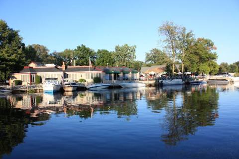 This Secluded Beachfront Restaurant In Indiana Is One Of The Most Magical Places You'll Ever Eat