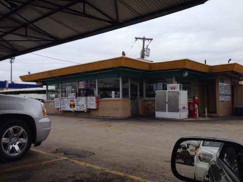 Everyone Goes Nuts For The Hamburgers At This Nostalgic Eatery In Texas