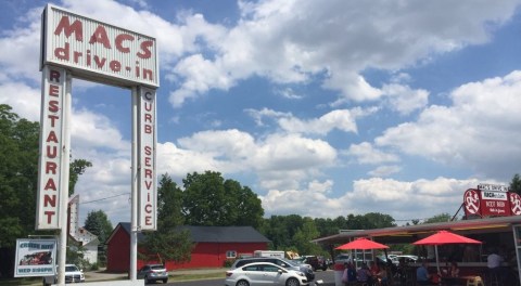 Everyone Goes Nuts For The Hamburgers At This Nostalgic Eatery In New York