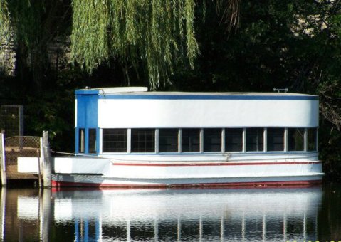 The Amazing Glass-Bottomed Boat Ride In Nebraska Will Bring Out The Adventurer In You