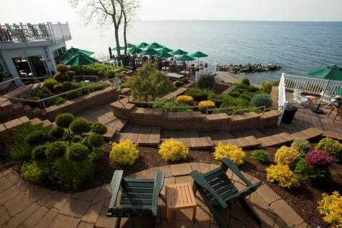 A Secluded Beachfront Restaurant In Ohio, Crosswinds Grille Is A Magical Place To Eat