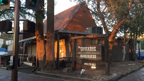 Everyone Goes Nuts For The Hamburgers At This Nostalgic Eatery In Arizona