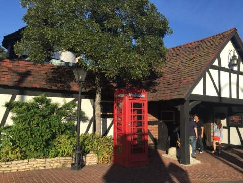 The Legendary Pub In Southern California That Serves The Most Delicious Comfort Food