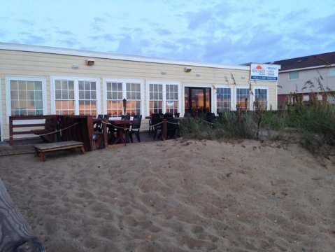 This Secluded Beachfront Restaurant In North Carolina Is One Of The Most Magical Places You'll Ever Eat