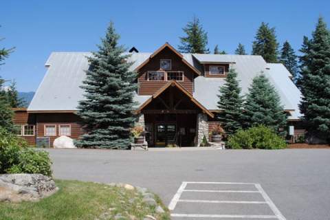 This Secluded Beachfront Restaurant In Idaho Is One Of The Most Magical Places You'll Ever Eat