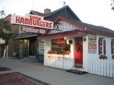 Michigan’s Tiniest Burger Joint Will Have Your Mouth Watering In No Time