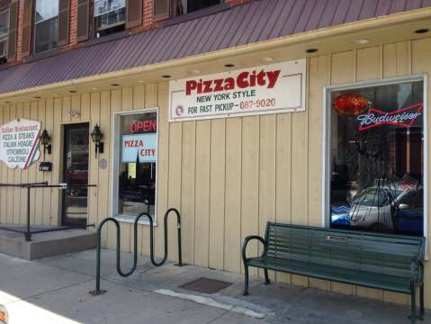 The Little Hole-In-The-Wall Restaurant That Serves The Best Pizza In Pennsylvania