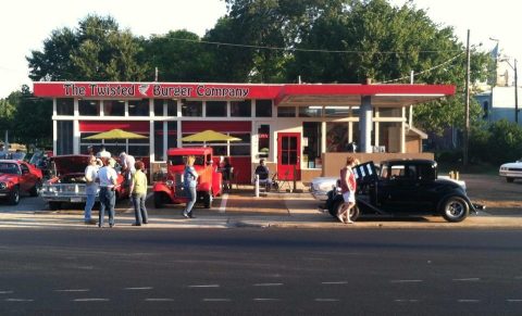 If You Love Burgers, You Don't Want To Pass Up A Visit To This Mississippi Burger Joint