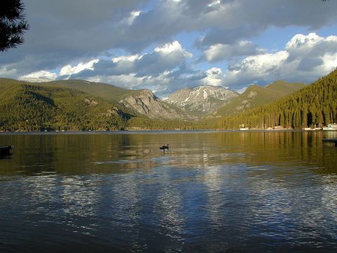 The Sinister Story Behind This Popular Colorado Lake Will Give You Chills