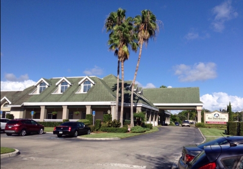 A Delicious All-You-Can-Eat Dining Experience In Florida, Der Dutchman Serves Comforting Amish Meals