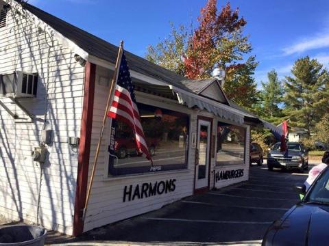 Everyone Goes Nuts For The Hamburgers At This Nostalgic Eatery In Maine