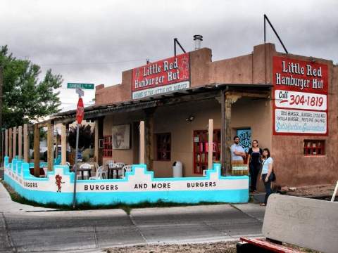 The Chile Cheeseburgers At This New Mexico Restaurant Are One-Of-A-Kind