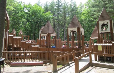 7 Amazing Playgrounds In New Hampshire That Will Make You Feel Like A Kid Again