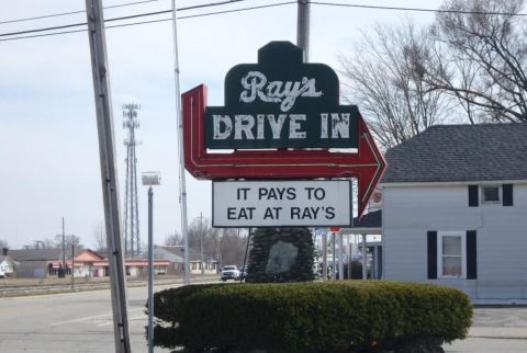 The Unassuming Restaurant In Indiana That Serves The Best Tenderloin You'll Ever Taste