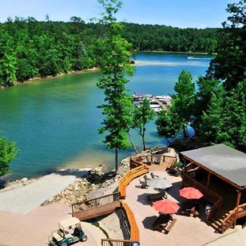 The Sapphire Lake In Alabama That's Devastatingly Gorgeous