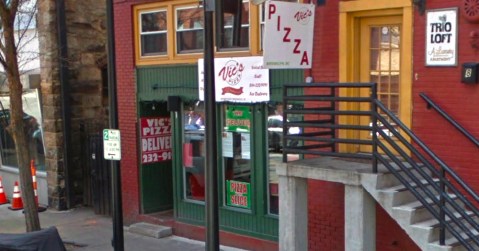 The Little Hole-In-The-Wall Restaurant That Serves The Best Pizza In South Carolina