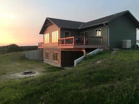 Wake Up To A View At This Jaw-Dropping Cabin Getaway In Nebraska