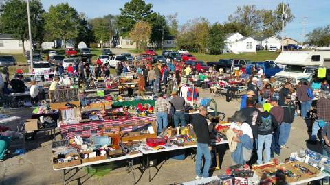 Everyone In St. Louis Should Visit This Epic Flea Market At Least Once