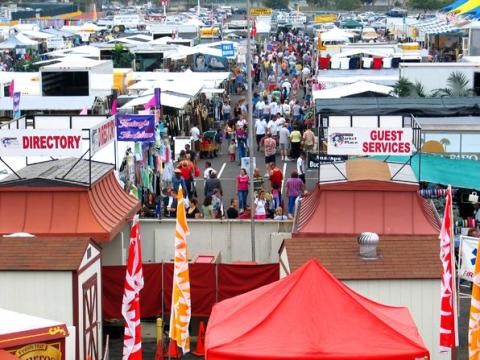 You Could Easily Spend All Weekend At This Enormous Southern California Flea Market