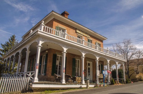 This Creepy Nevada Haunted House Road Trip Is Not For The Faint Of Heart