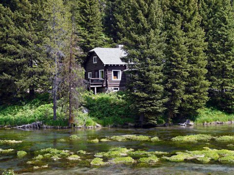 People Travel From All Over Idaho To Visit This Hidden Cabin In The Woods