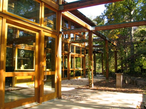 The Hidden Restaurant Near Louisville That's Surrounded By The Most Breathtaking Fall Colors