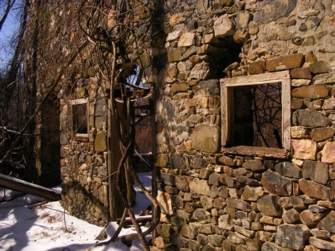 The Awesome Hike In Pennsylvania That Will Take You To Abandoned Stone Buildings