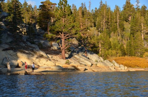 The One Hikeable Lake In Nevada That's Simply Breathtaking In The Fall