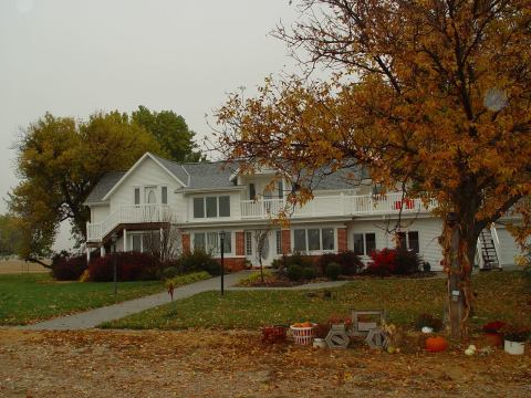 The Hidden Restaurant In Nebraska That's Surrounded By The Most Breathtaking Fall Colors