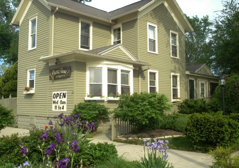 This Charming House In Michigan Is Actually A Restaurant And You'll Want To Visit