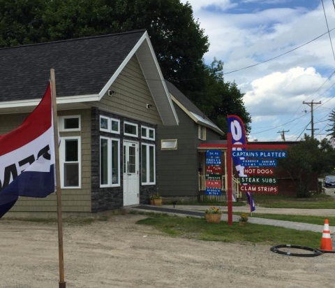 The Amazing, Teeny Tiny Takeout Spot In New Hampshire Only Locals Know About