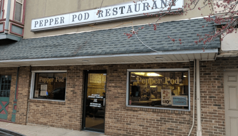 You Can't Go Wrong With A Meal At This Iconic Corner Diner In Kentucky