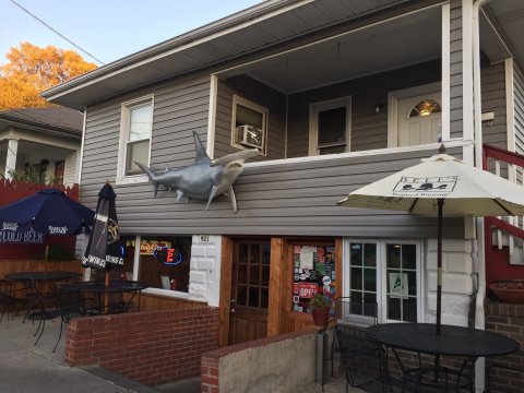 The Quirky, Local Dive Restaurant In Kentucky That Belongs At The Top Of Your Bucket List