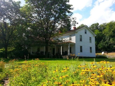 The Breathtaking Bed And Breakfast In Ohio That Overlooks A Waterfall