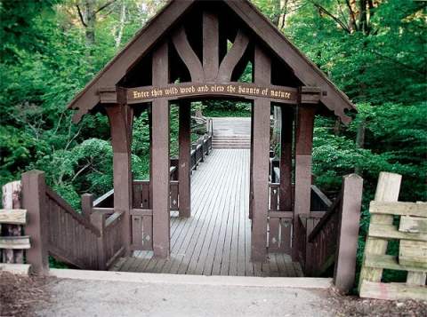 The Hiking Trail Hiding In Milwaukee That Will Transport You To Another World