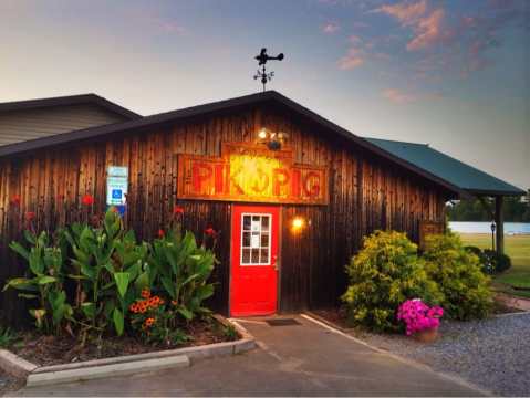 You Can Watch Planes Land At This Underrated Restaurant In North Carolina