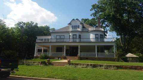 You'll Never Forget A Weekend At This Haunted Bed And Breakfast In Oklahoma