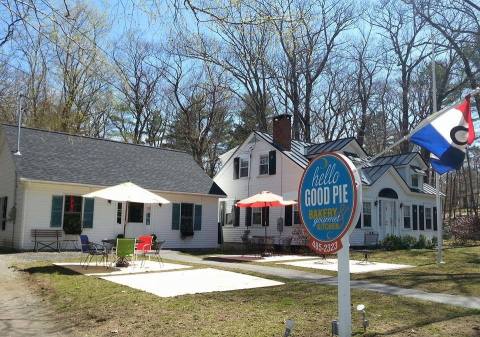 You Won't Find Better Pie Than At This One Maine Restaurant