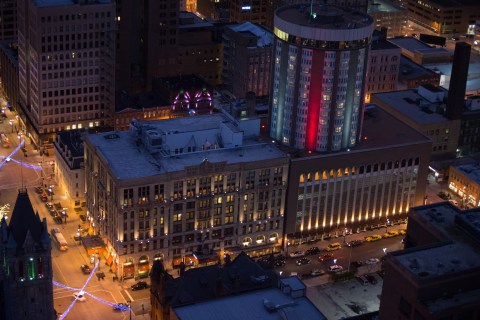 The Creepy Story Behind This Popular Milwaukee Hotel Will Give You Chills