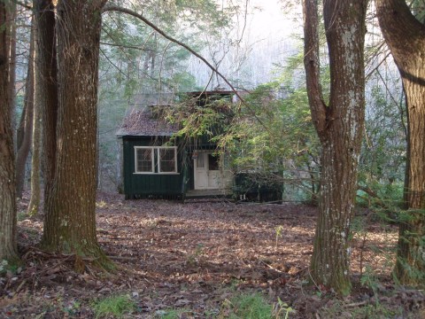 The One Creepy Ghost Town In Tennessee You Can Actually Visit... If You Dare