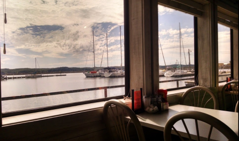 This Floating Diner In Kentucky Is Unlike Any Other Restaurant