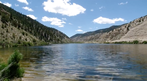 A Blue Oasis Is Hiding In This Desolate Canyon In Utah