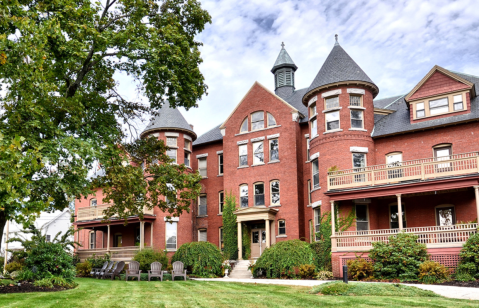 This Historic New Hampshire Mansion is Now A Hotel And You'll Love It