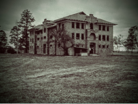 Visit These Bone Chilling, Haunted Mansions In Idaho For The Scare Of Your Life