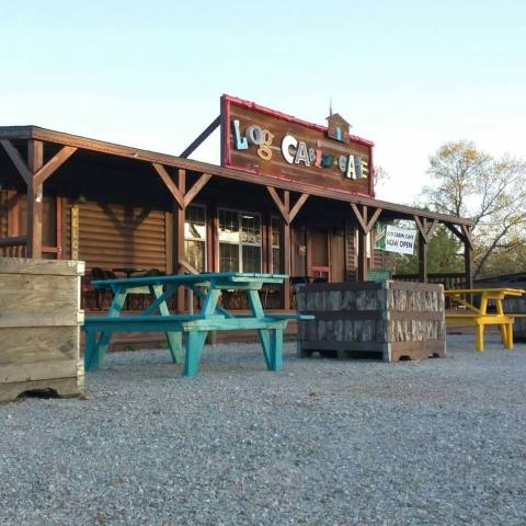 The Remote Cabin Restaurant In Missouri That Feels Just Like Home